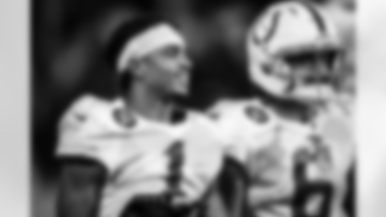 WR Josh Downs #1 and WR Anthony Gould #6