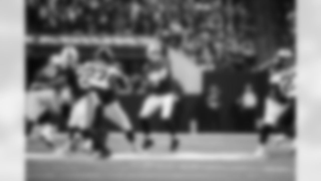 QB Philip Rivers #17