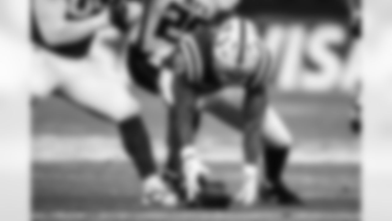 LB Germaine Pratt #53