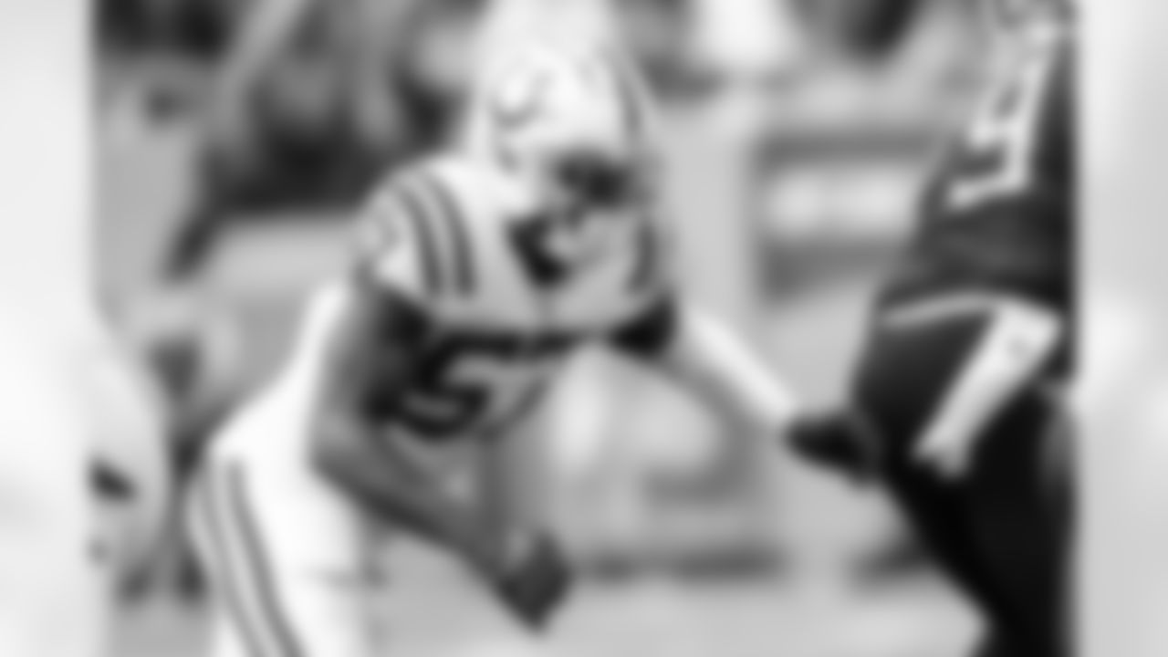 LB Jaylon Carlies #57