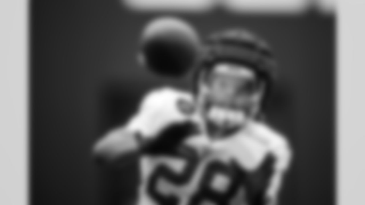 RB Jonathan Taylor #28