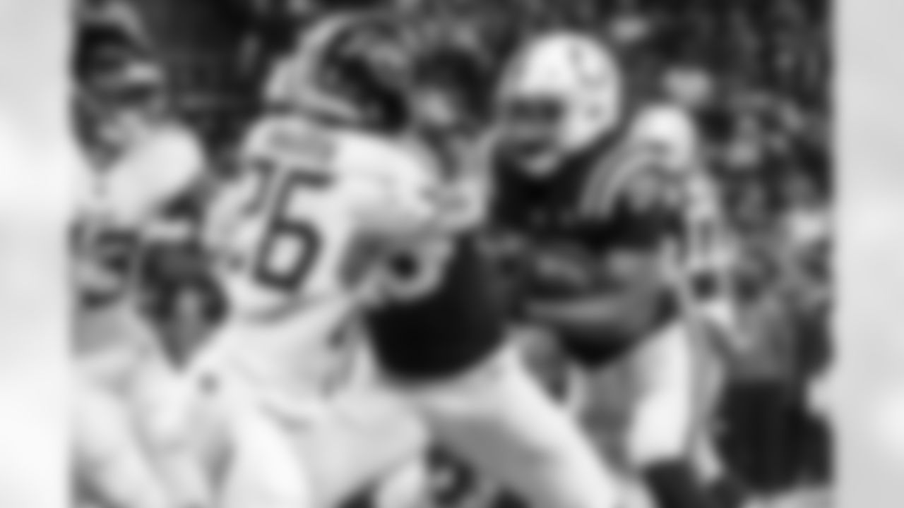 RB Jonathan Taylor #28