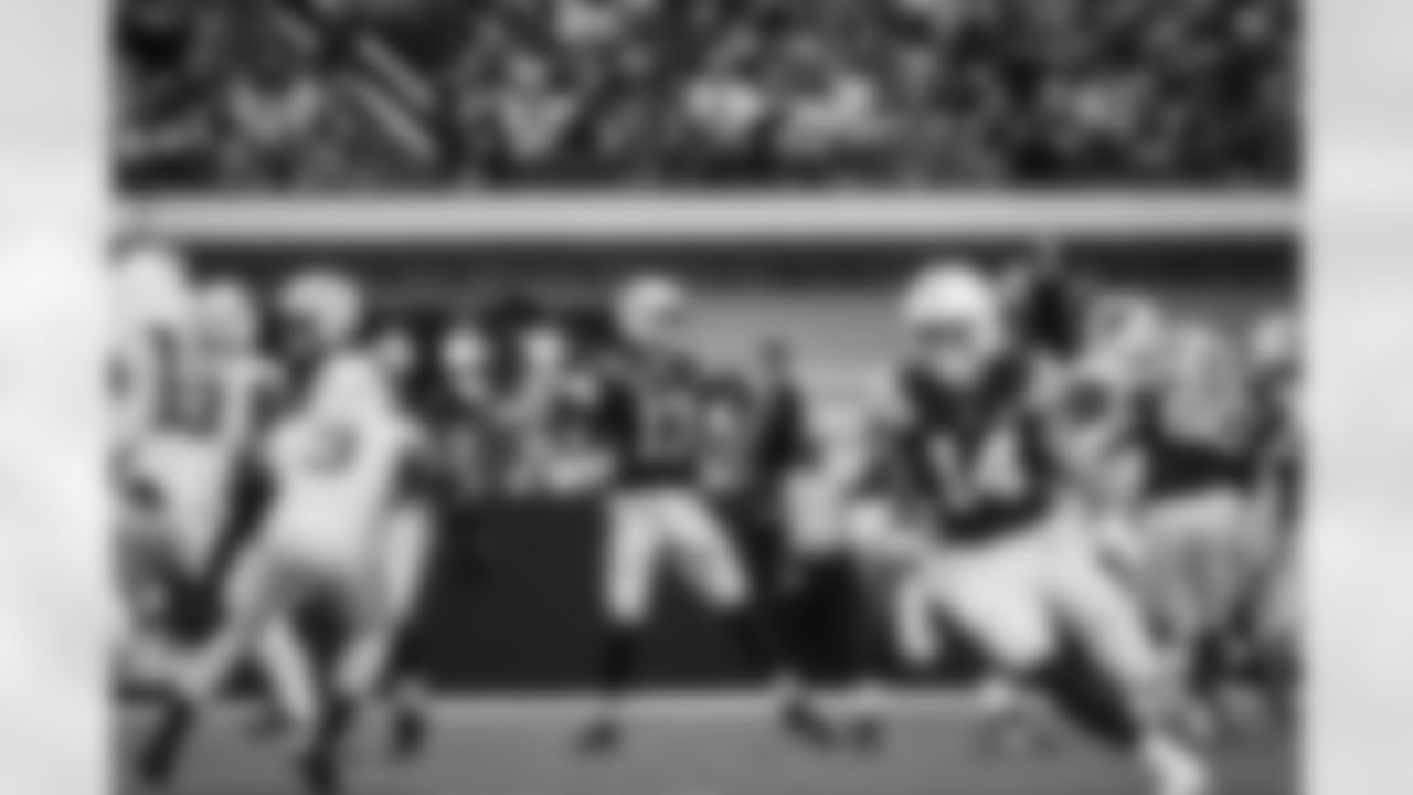 QB Daniel Jones #17
