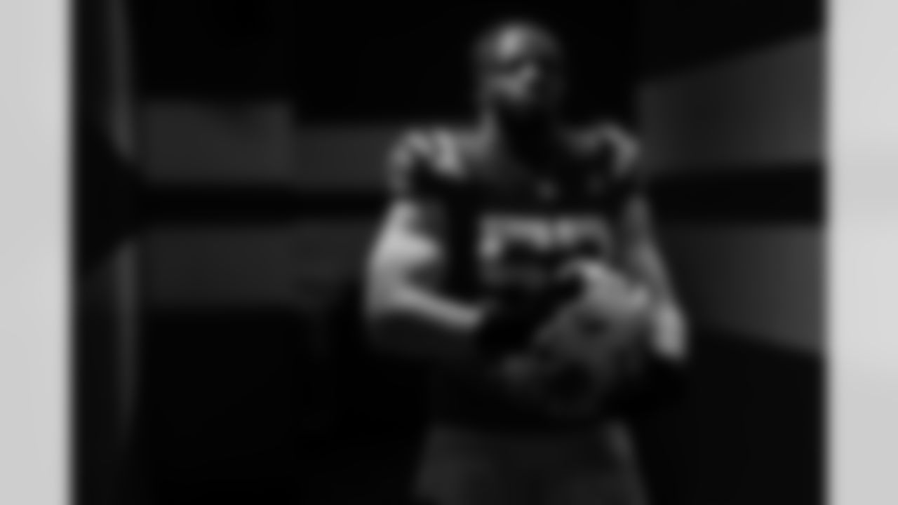 DE Samson Ebukam #52