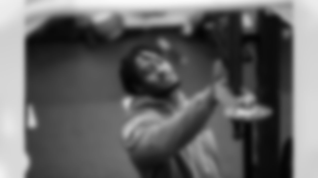 DE Durell Nchami #74