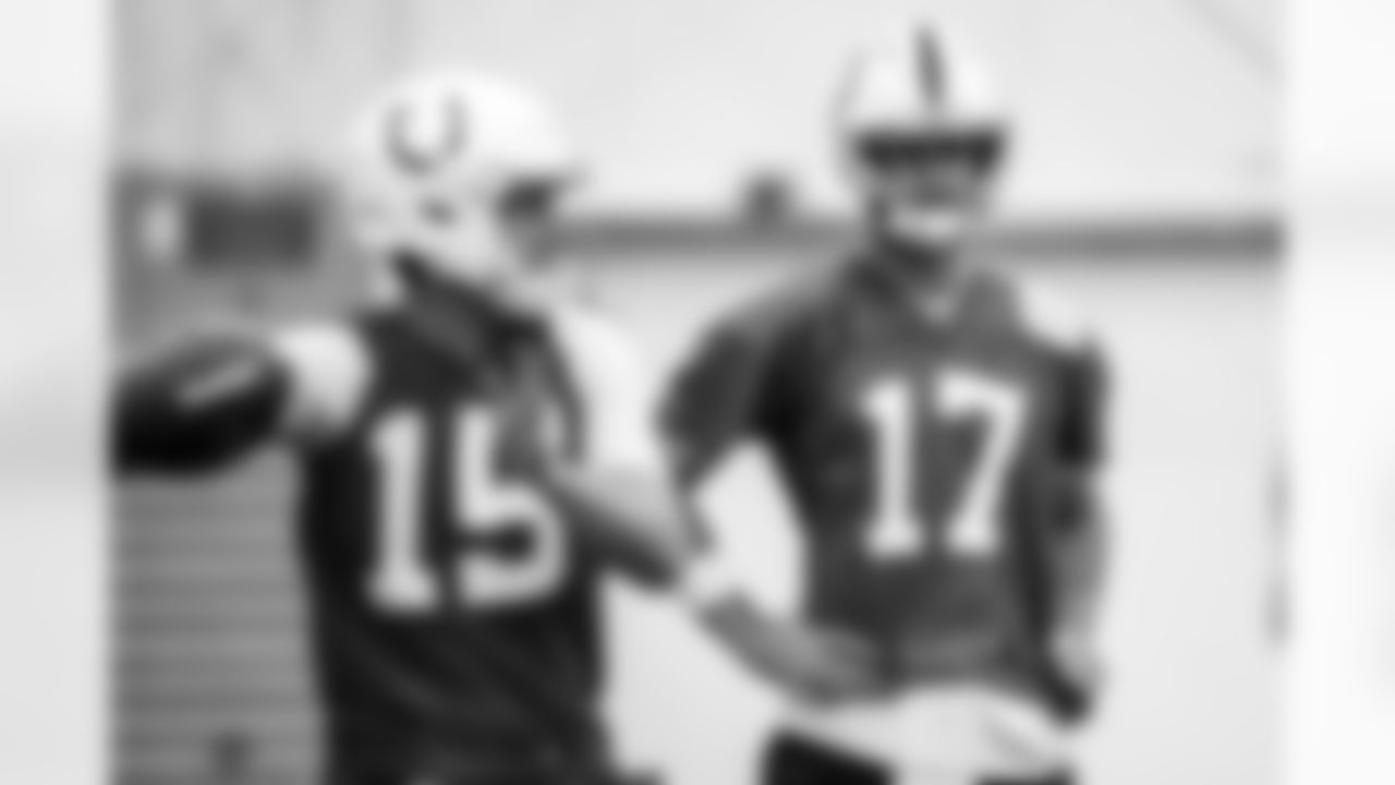 QB Riley Leonard #15 and QB Daniel Jones #17