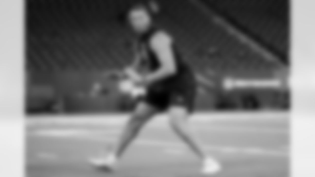 Memphis offensive lineman Travis Burke (09) participates in a drill during the 2026 NFL Scouting Combine on Sunday, March 1, 2026 in Indianapolis, Indiana. (Lauren Leigh Bacho/NFL)