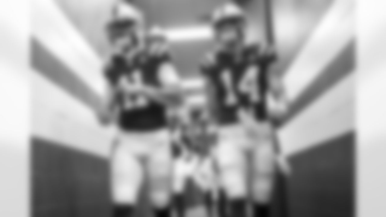 2025_1130_HOU_Pregame_0027