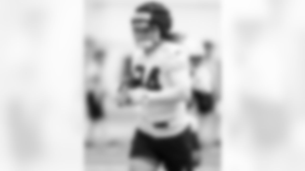 TE Tyler Warren #84