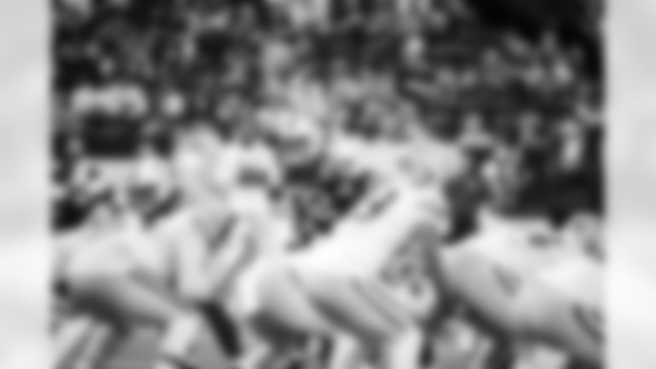 DE JT Tuimoloau #91 and S Daniel Scott #32