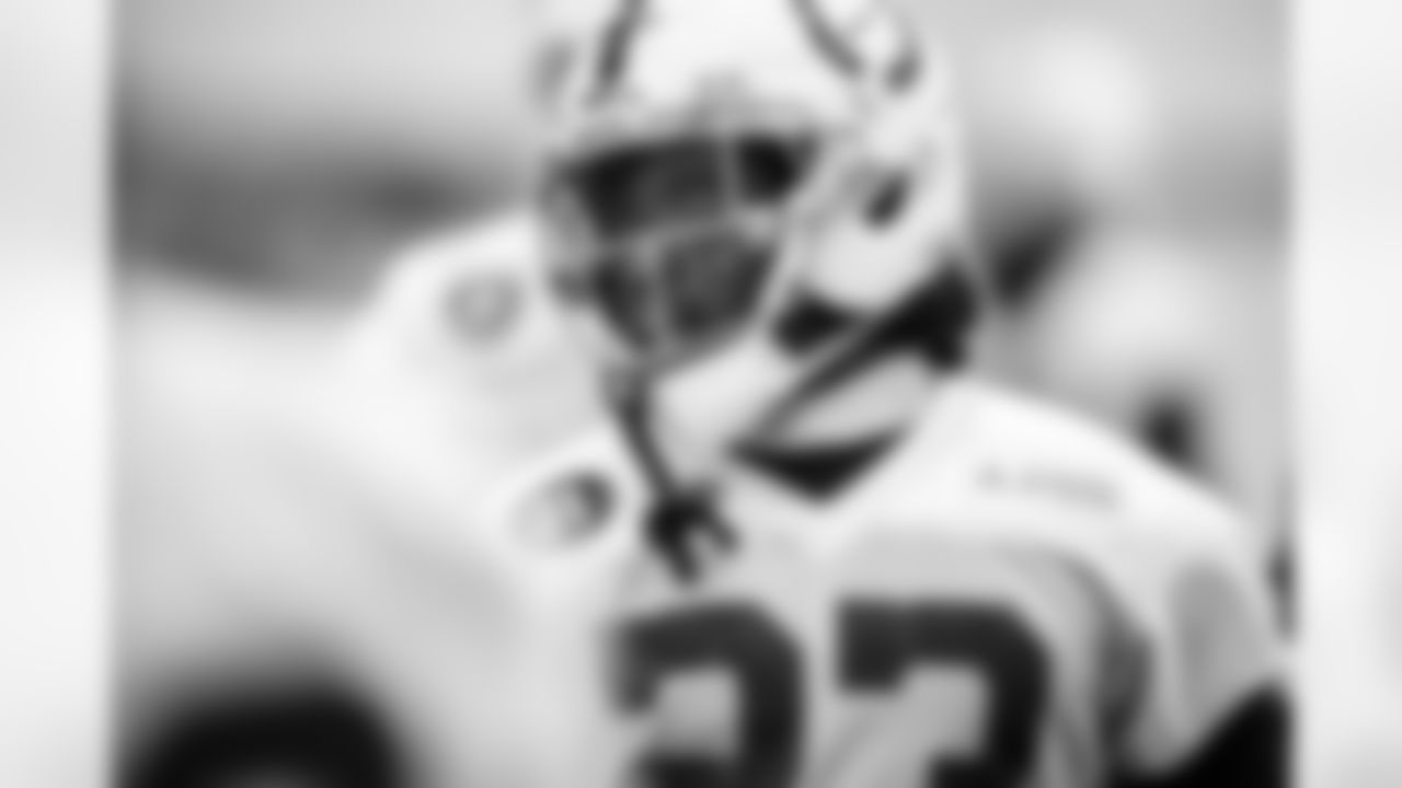 CB Kenny Moore II #23