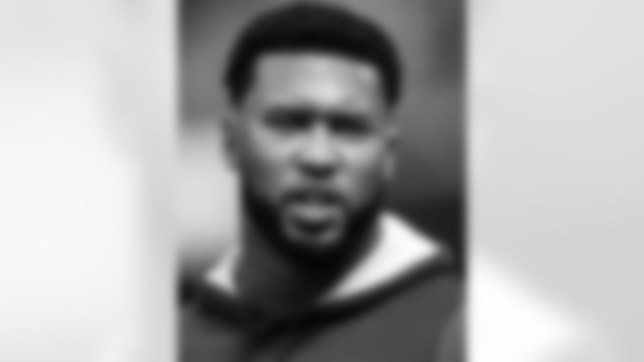 DT DeForest Buckner #99