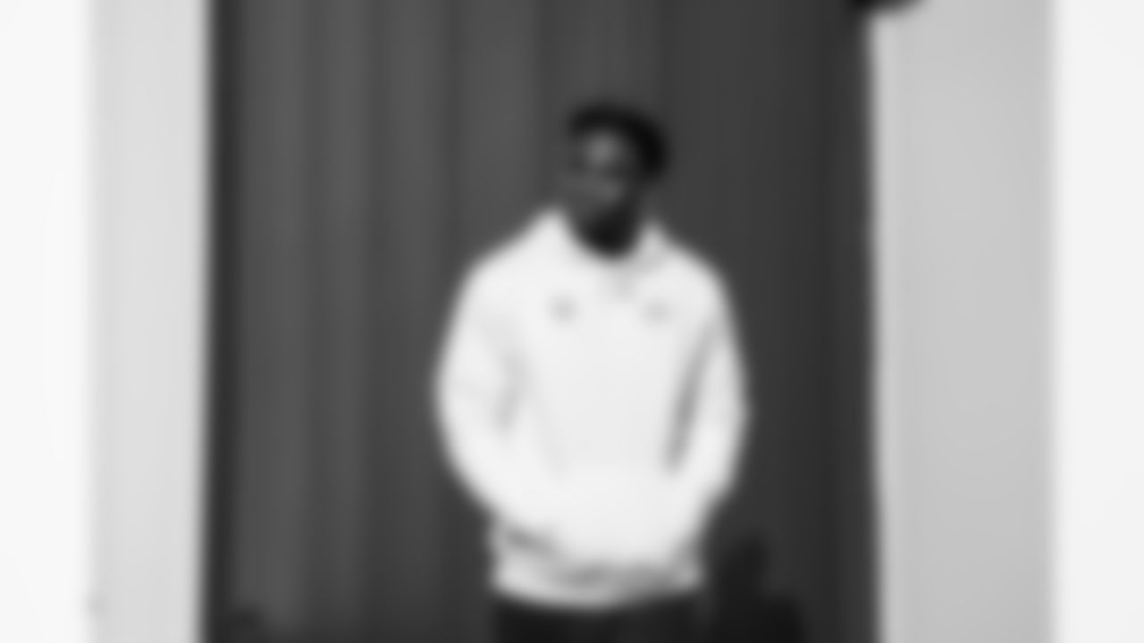 23 CB Kenny Moore II