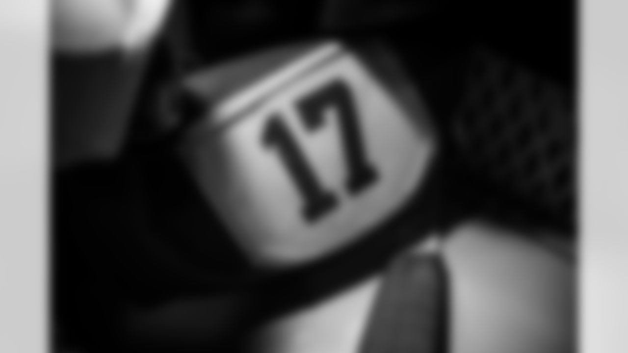 QB Daniel Jones #17