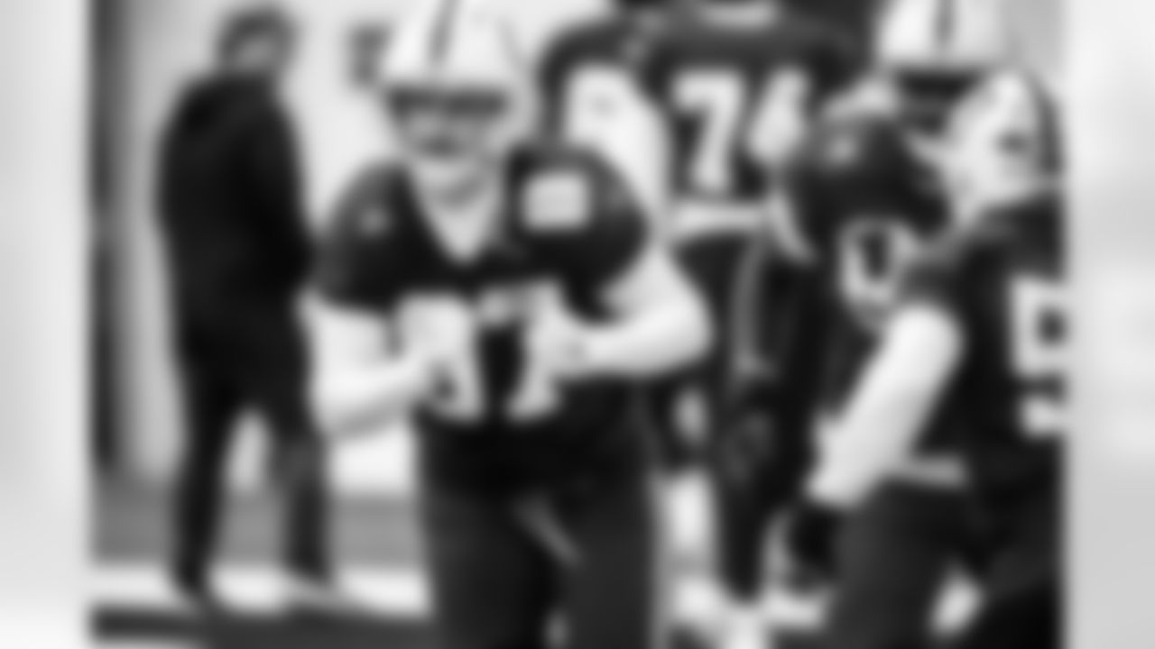 DE Laiatu Latu #97 and DT Eric Johnson II #98