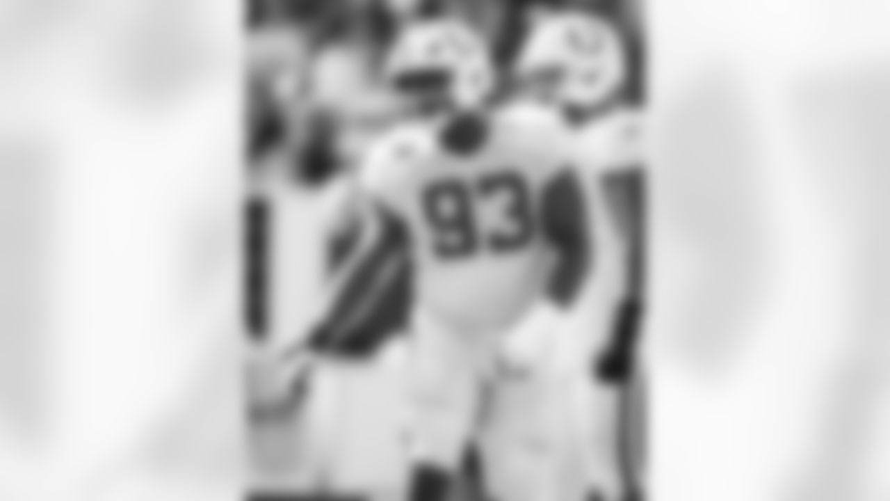 DT Tim Smith #93