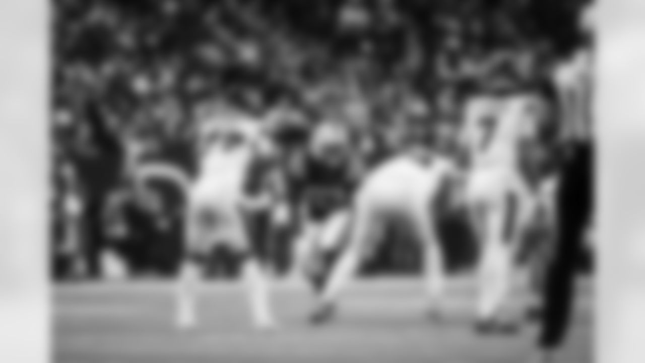 LB Germaine Pratt #53