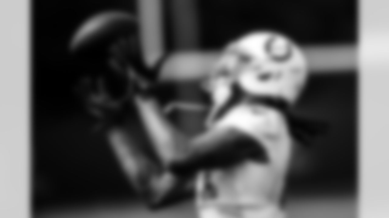 TE Mo Alie-Cox #81