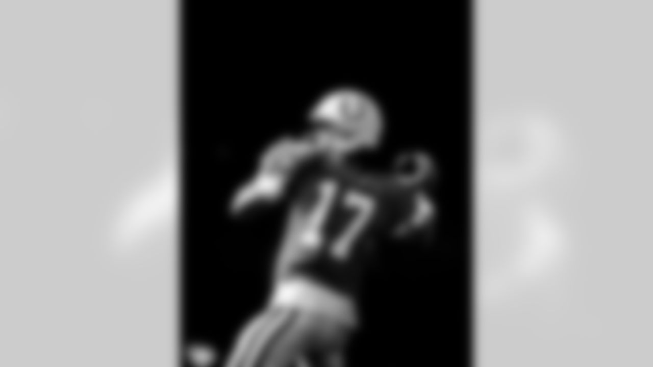QB Daniel Jones #17