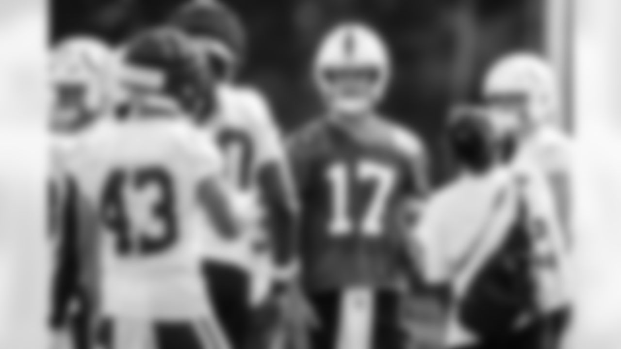 QB Daniel Jones #17