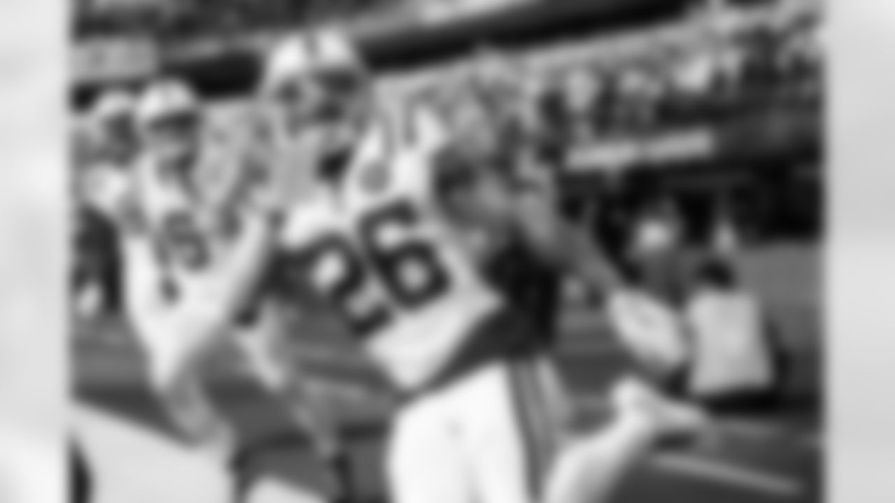 WR Anthony Gould #6 and RB Ameer Abdullah #26