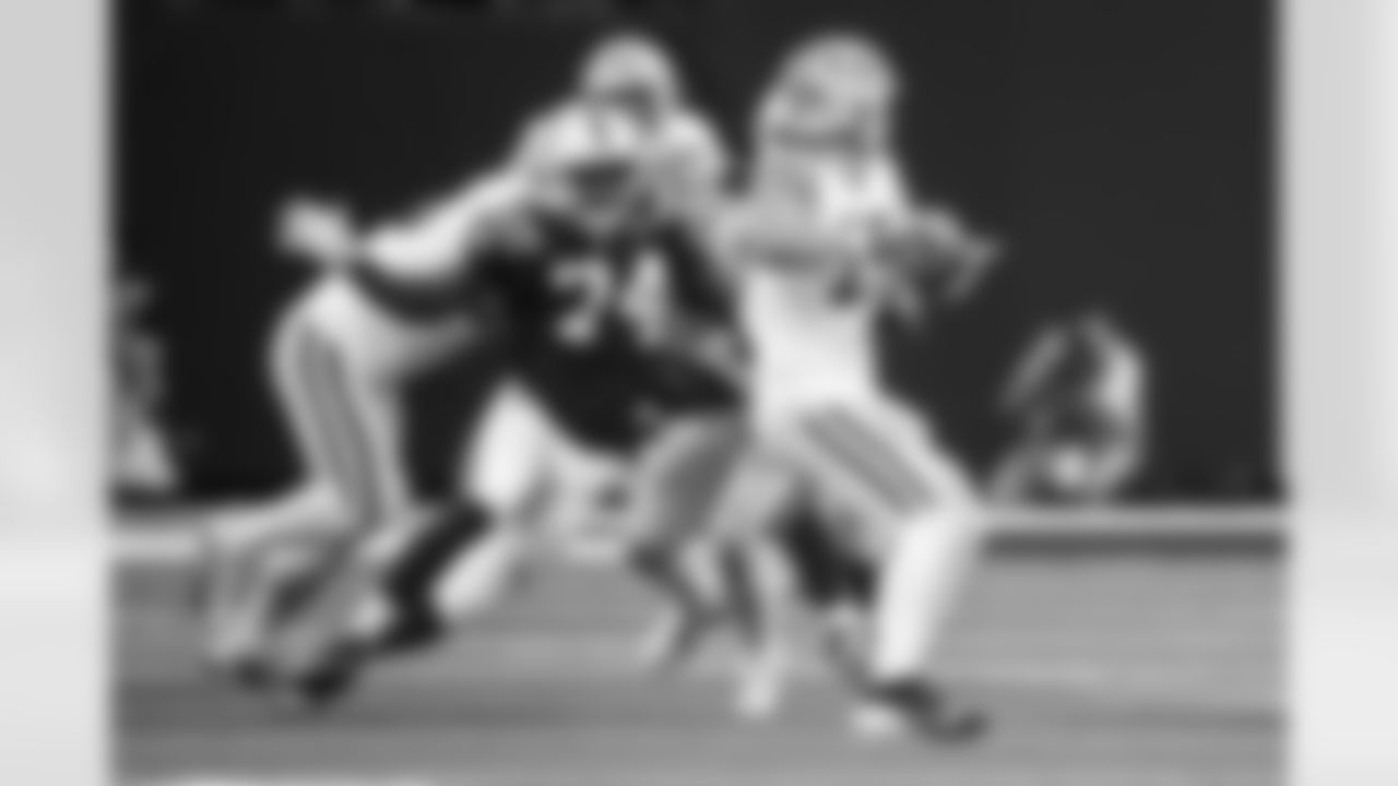 DE Durell Nchami #74