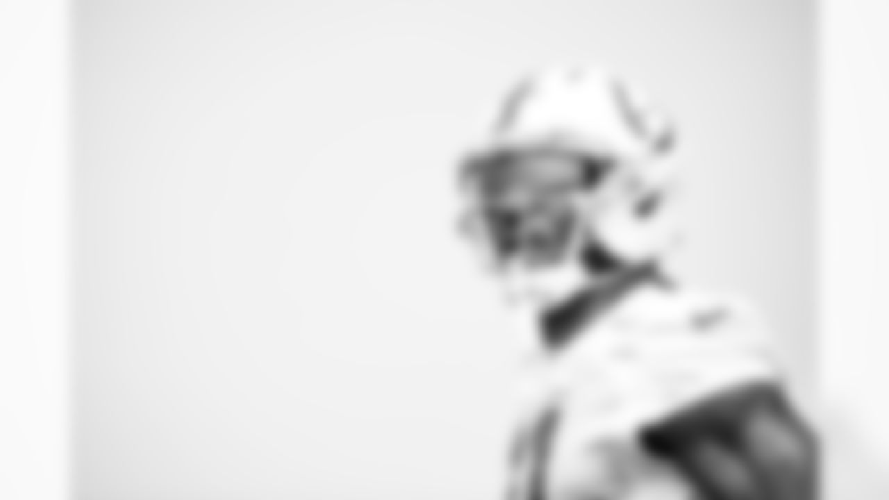 TE Mo Alie-Cox #81