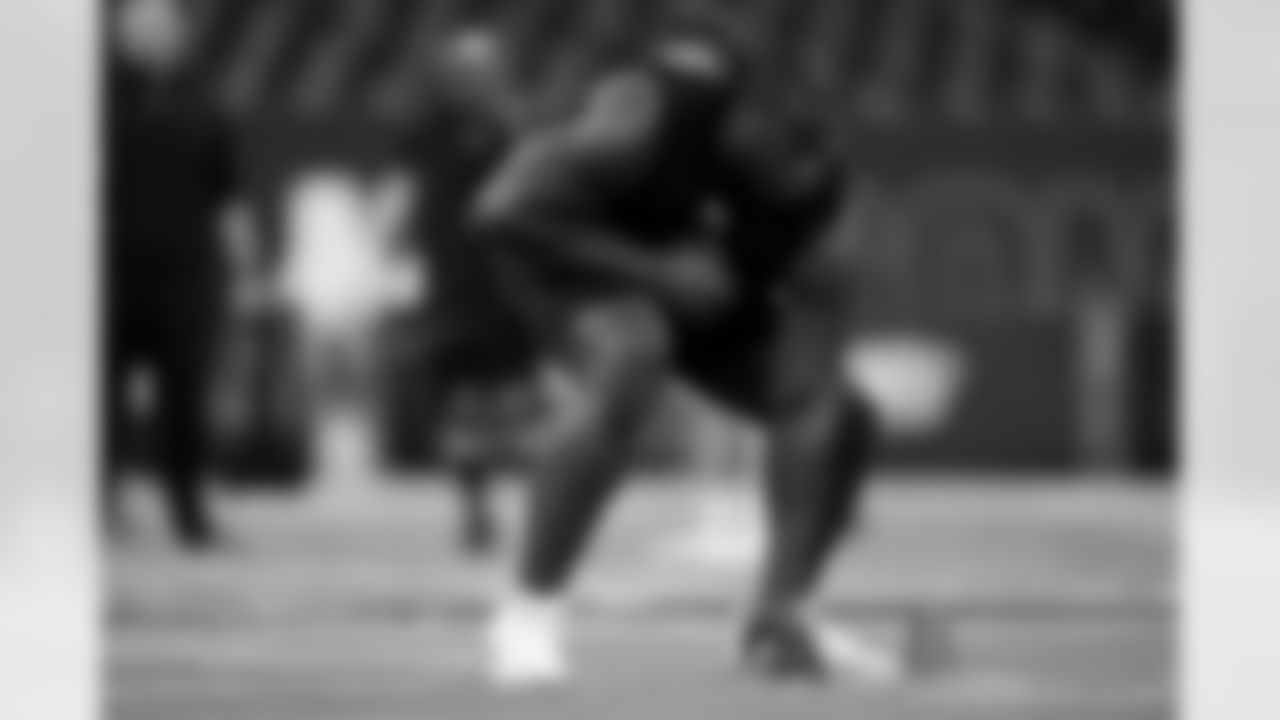 Oregon offensive lineman Emmanuel Pregnon (40) participates in a drill during the 2026 NFL Scouting Combine on Sunday, March 1, 2026 in Indianapolis, Indiana. (Cooper Neill/NFL)