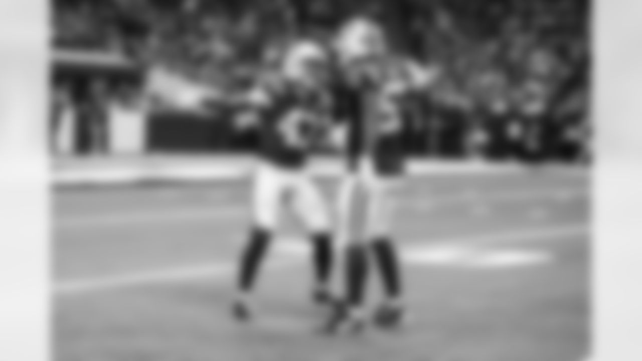 CB Cameron Mitchell #43 and LB Germaine Pratt #53