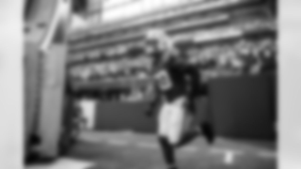 LB Buddy Johnson #59