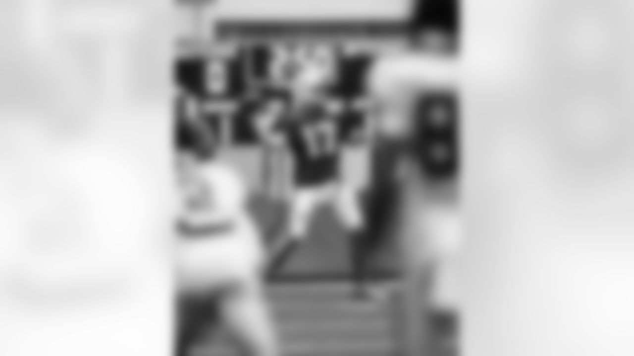 QB Philip Rivers #17