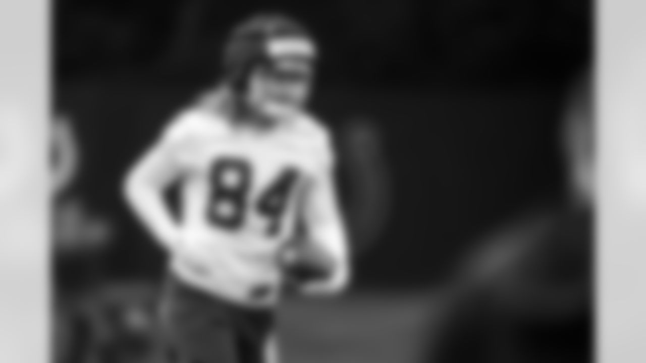 TE Tyler Warren #84