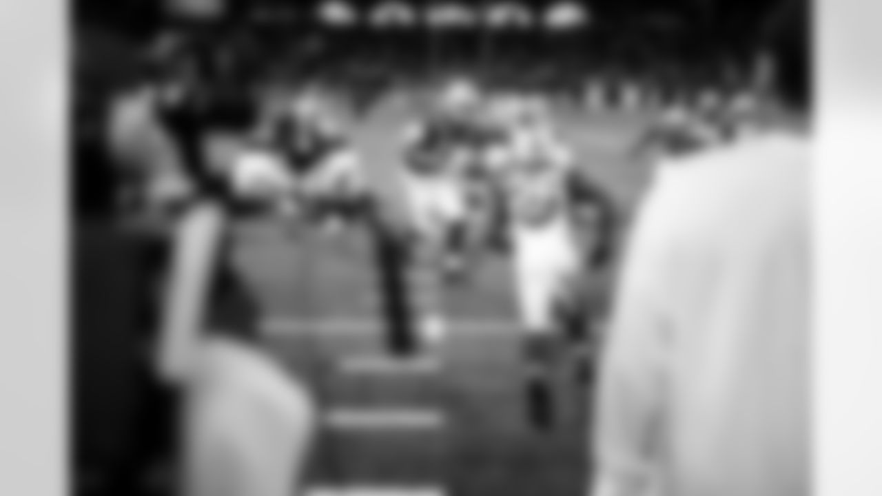 QB Daniel Jones #17 and RB Ameer Abdullah #26