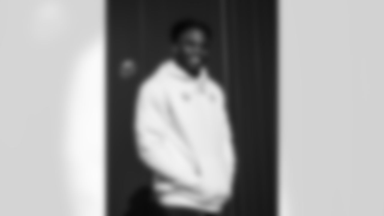 23 CB Kenny Moore II