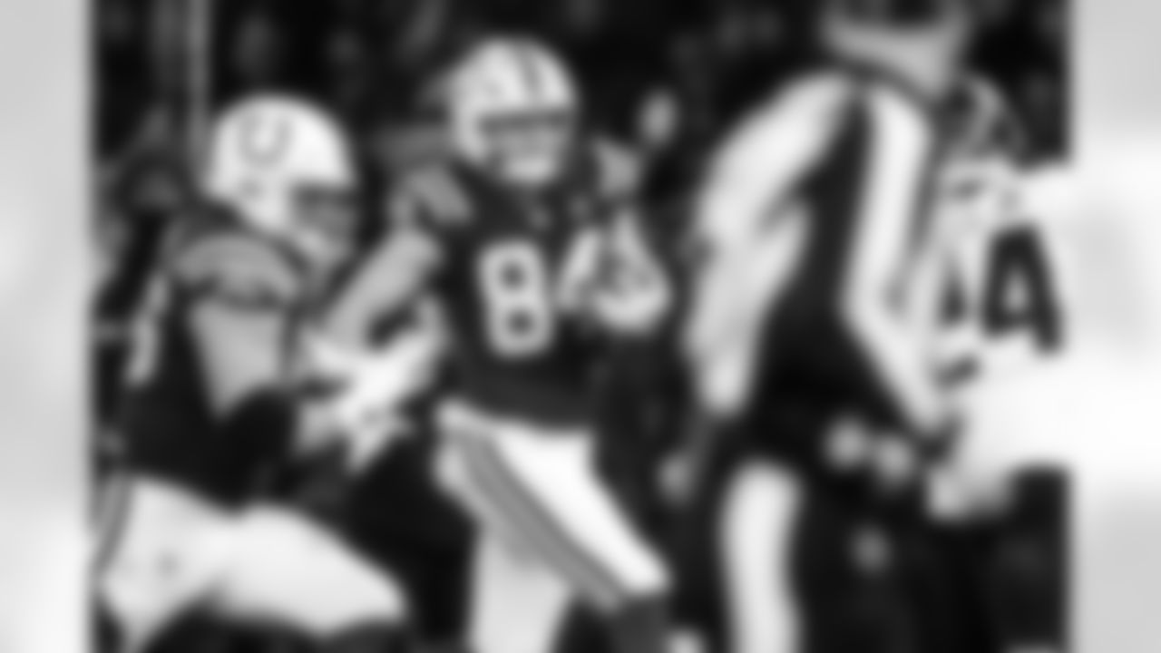 G Quenton Nelson #56 and TE Tyler Warren #84