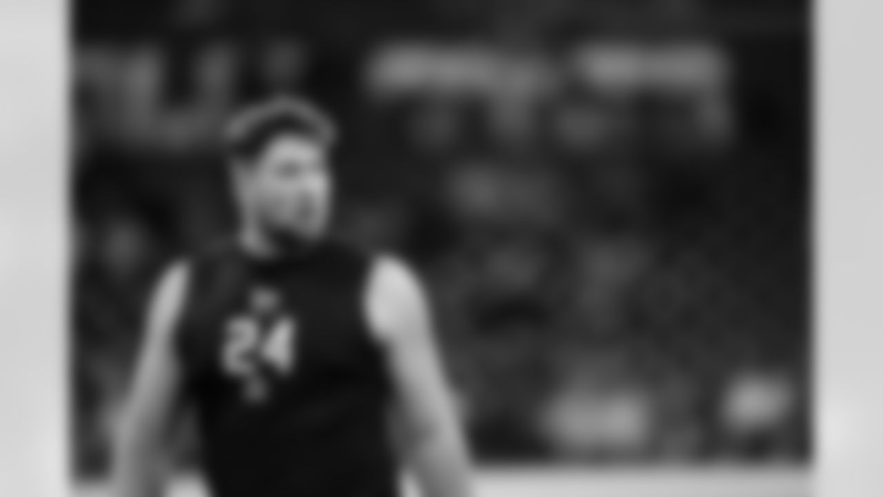 Georgia offensive lineman Monroe Freeling (24) participates in a drill during the 2026 NFL Scouting Combine on Sunday, March 1, 2026 in Indianapolis, Indiana. (Cooper Neill/NFL)