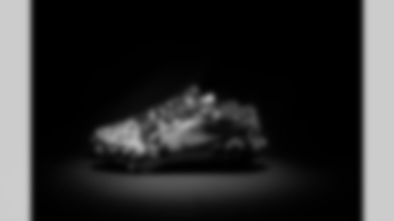 CB Chris Lammons #38