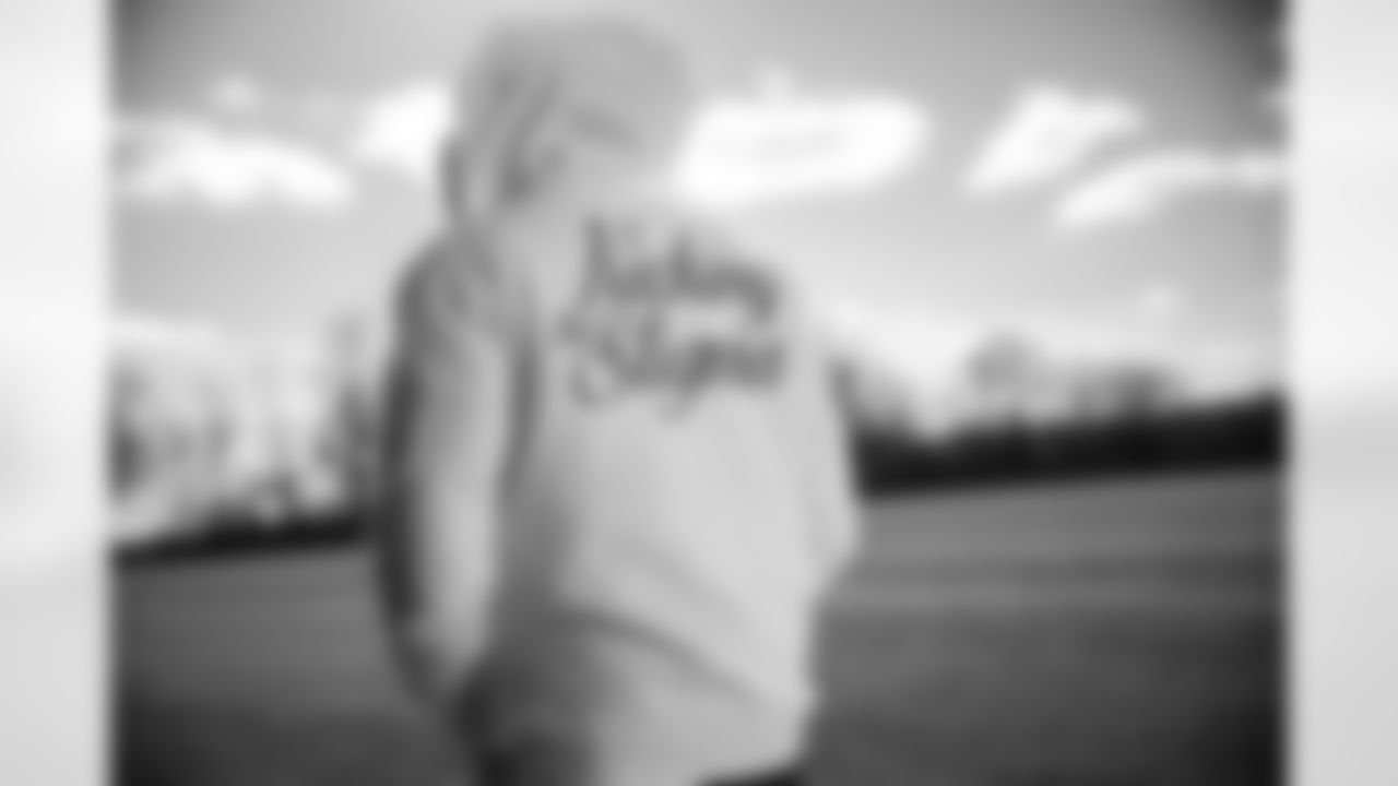 23 CB Kenny Moore II