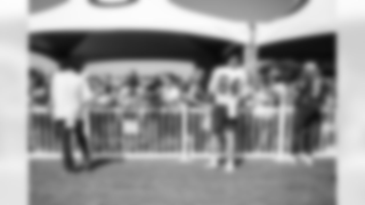 DEJT Tuimoloau#91, TETyler Warren#84 and QB Anthony Richardson #5