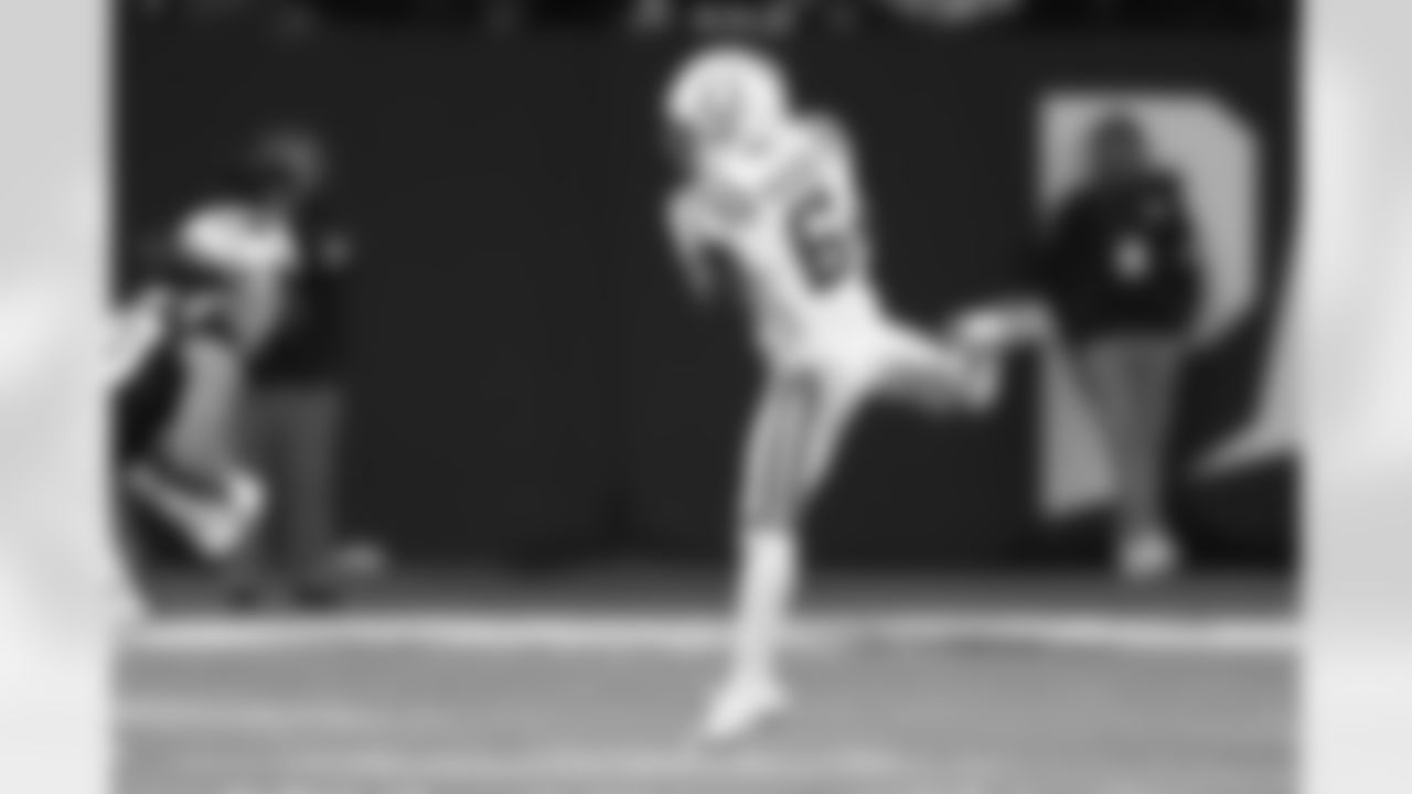 6 WR Isaiah McKenzie
