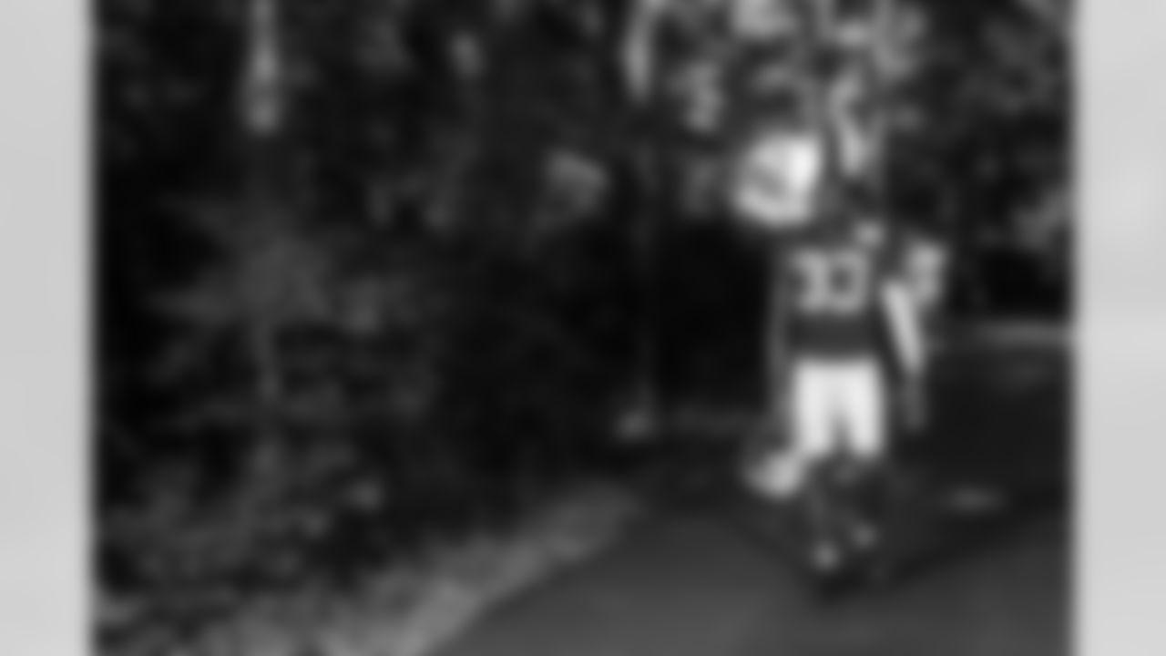 CB Samuel Womack III #33