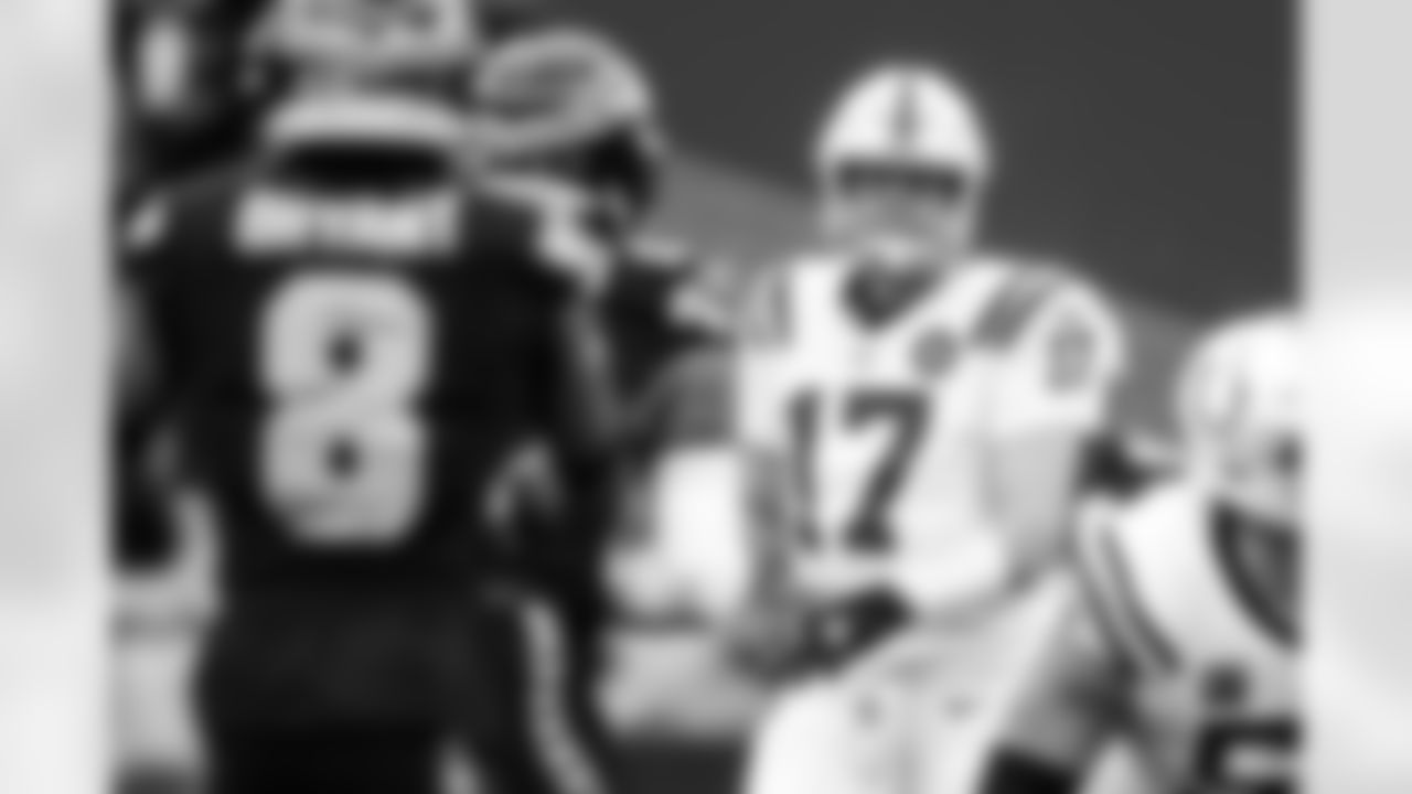 QB Philip Rivers #17