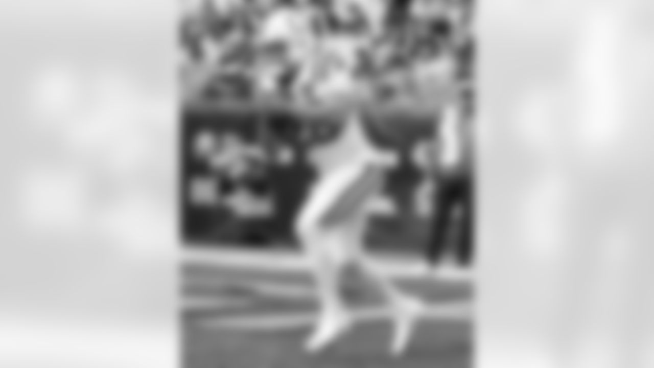 2025_1102_PIT_Pregame_0027