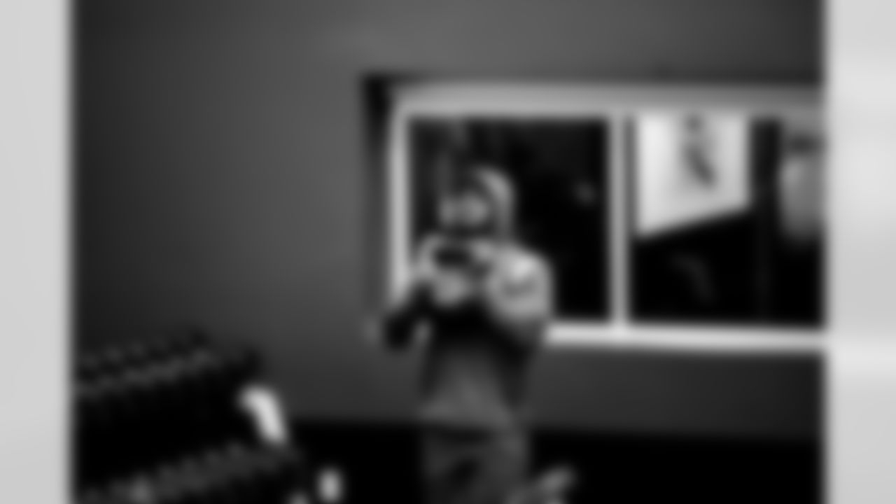 DE Durell Nchami #74