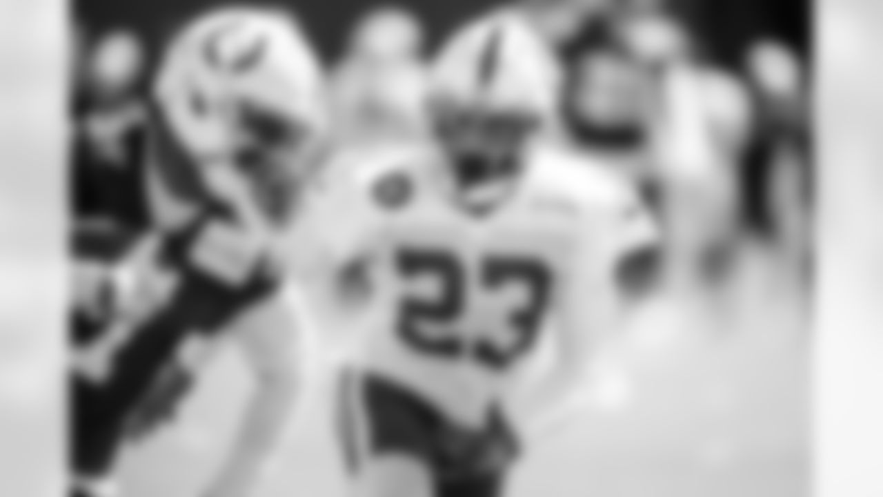 CB Kenny Moore II #23