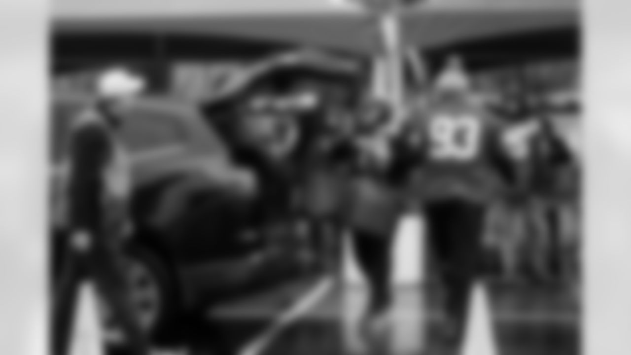 T Bernhard Raimann #79 and DT Tim Smith #93