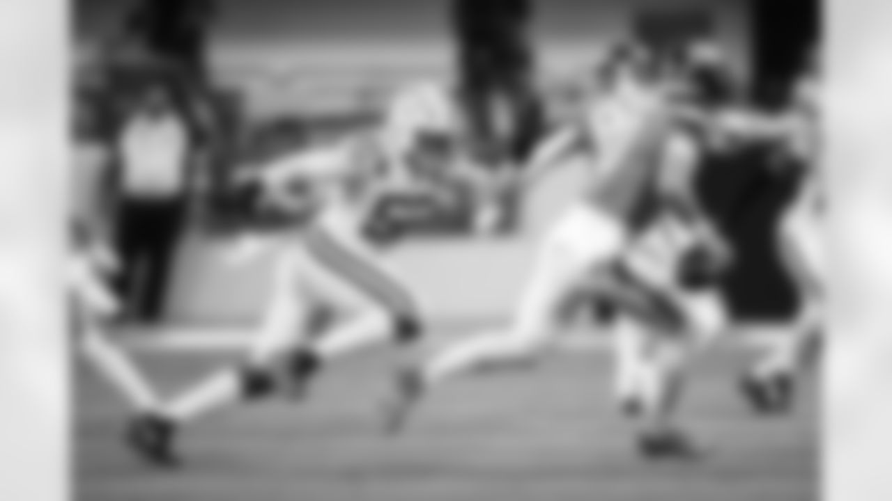 DL Samson Ebukam #52