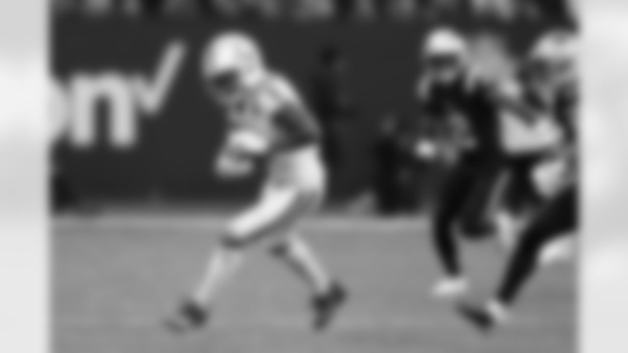 6 WR Isaiah McKenzie