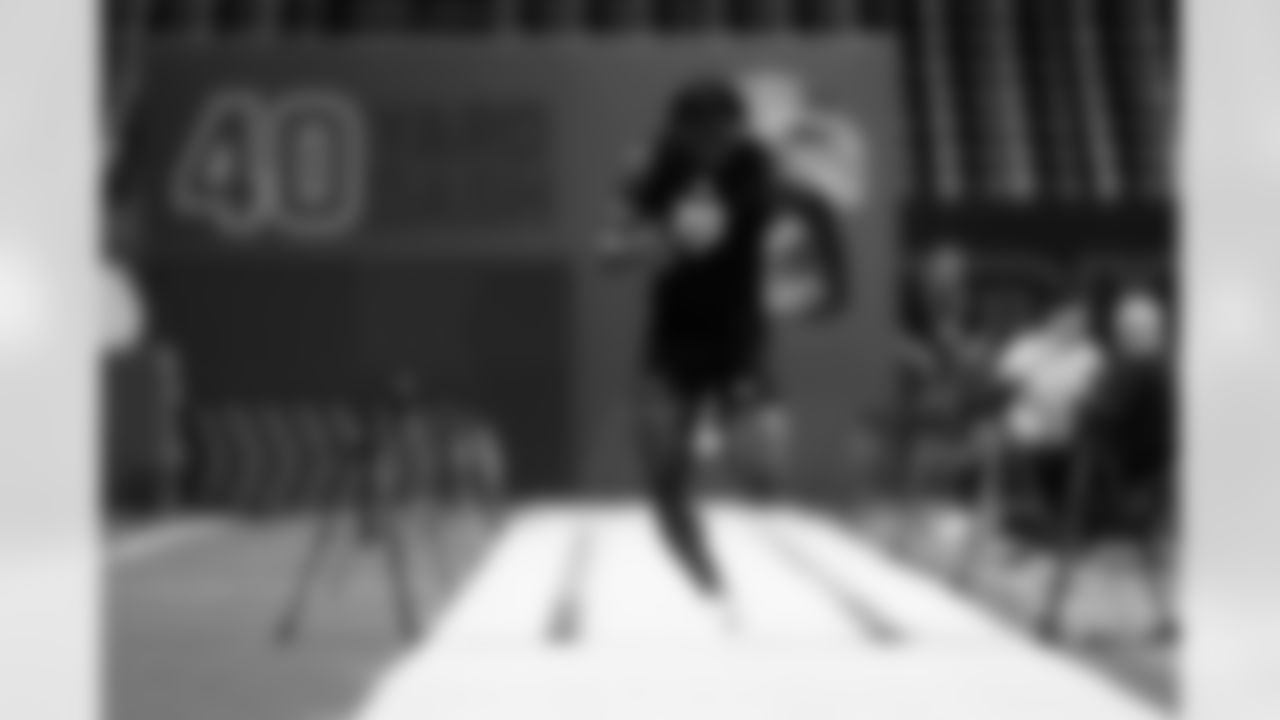 Ohio State linebacker Arvell Reese (20) runs the 40-yard dash during the 2026 NFL Scouting Combine on Thursday, February 26, 2026 in Indianapolis, Indiana. (Lauren Leigh Bacho/NFL)