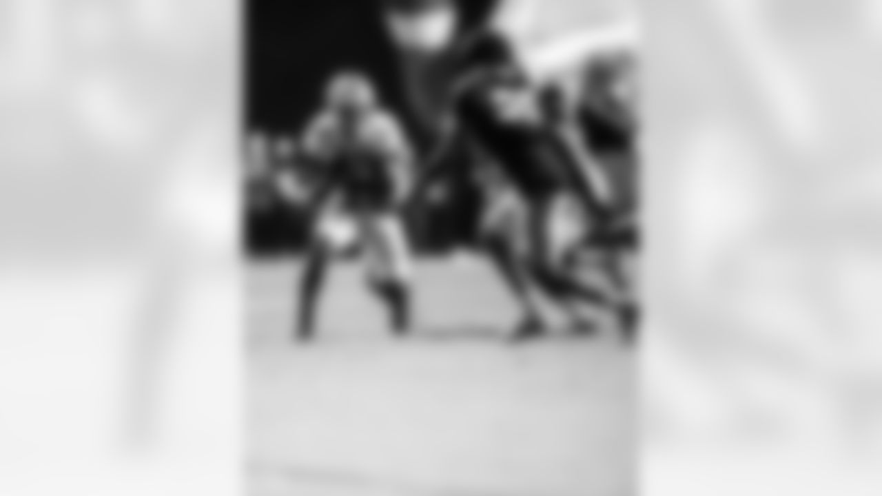 WR Adonai Mitchell #10